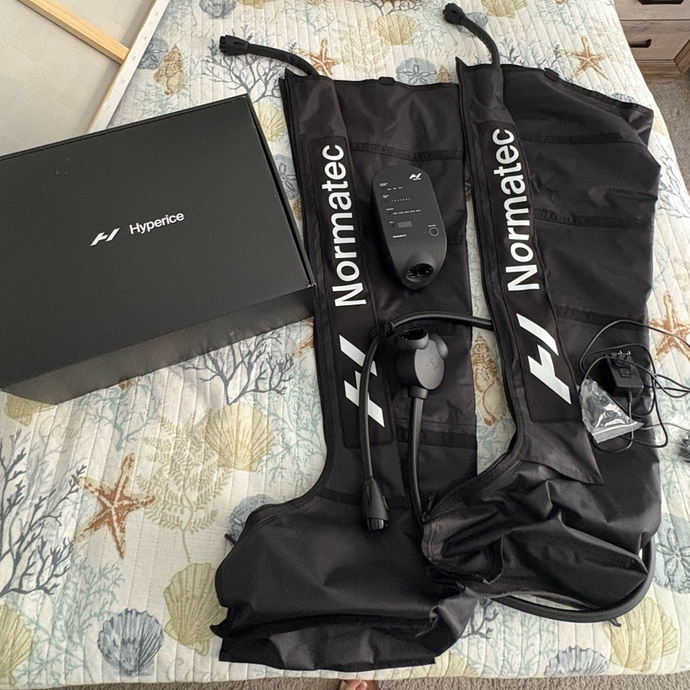 Hyperice Normatec Black Compression Boots 3.0 3